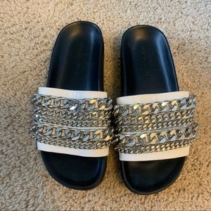 Kendall&kylie slippers size 6 great condition